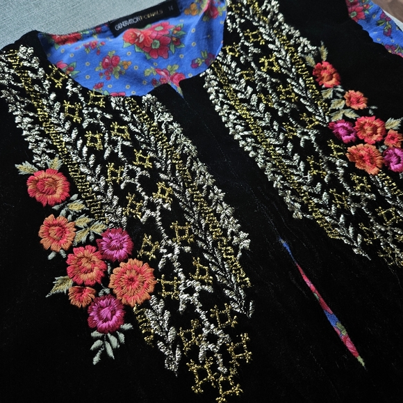 Embroidered Velvet Vest NWOT - Picture 2 of 7